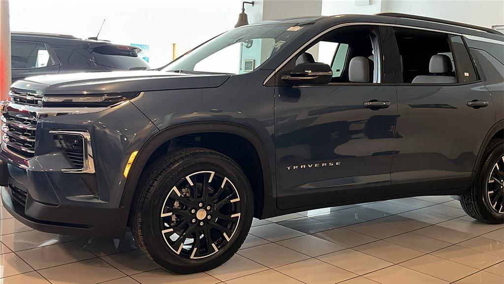 new 2026 Chevrolet Traverse car, priced at $45,195