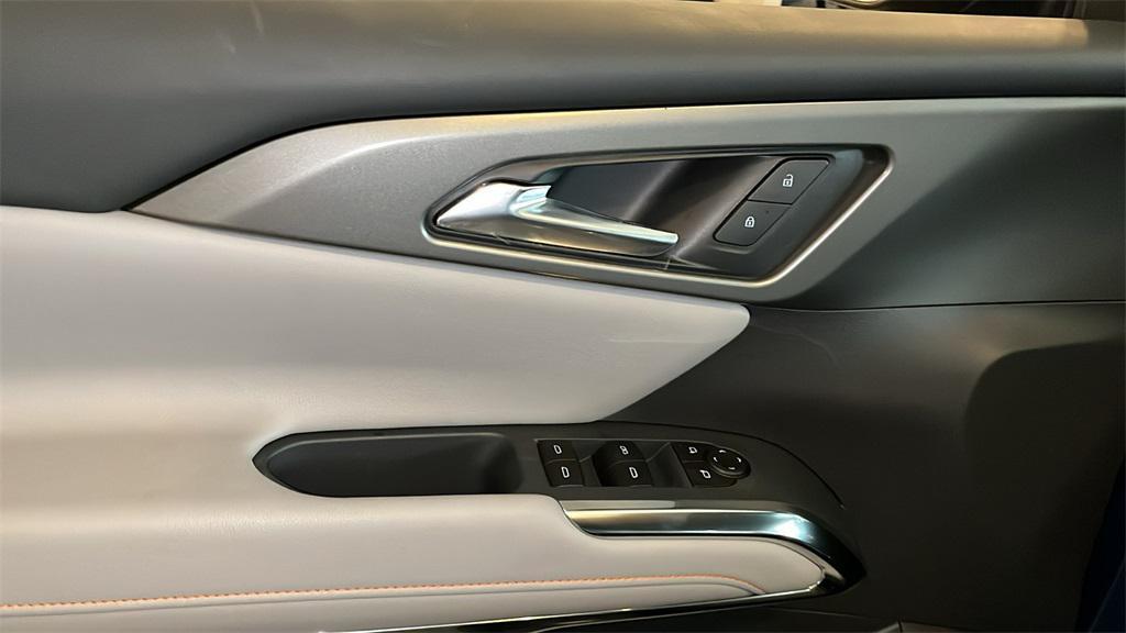 new 2026 Chevrolet Traverse car, priced at $45,195