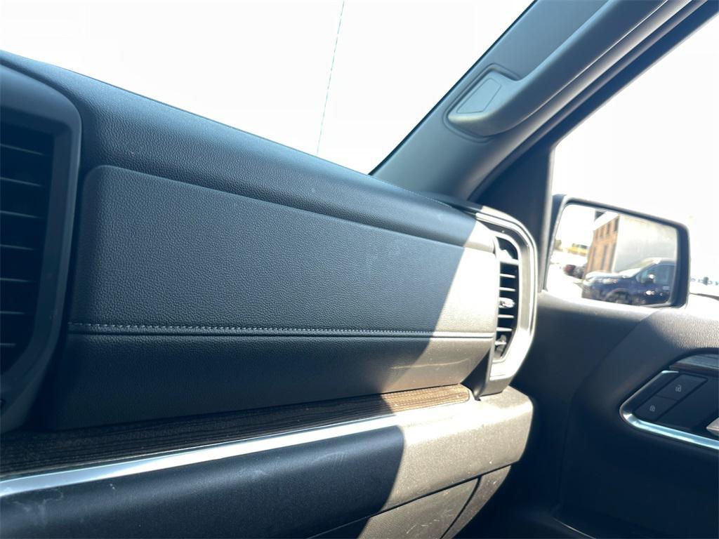 used 2022 Chevrolet Silverado 1500 car, priced at $34,303