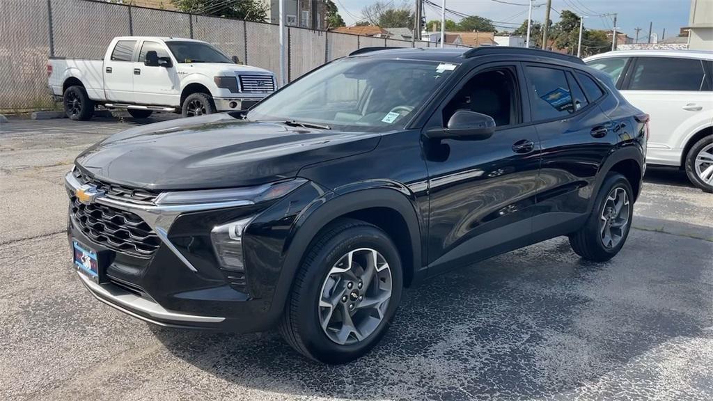 new 2025 Chevrolet Trax car, priced at $23,500