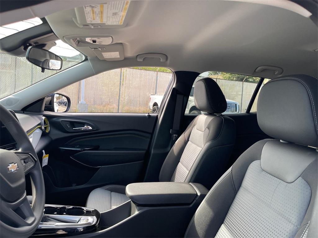 new 2025 Chevrolet Trax car, priced at $23,500