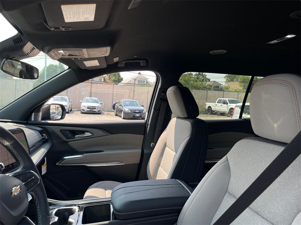 new 2025 Chevrolet Traverse car, priced at $42,560