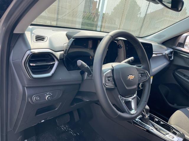 new 2025 Chevrolet TrailBlazer car, priced at $28,475