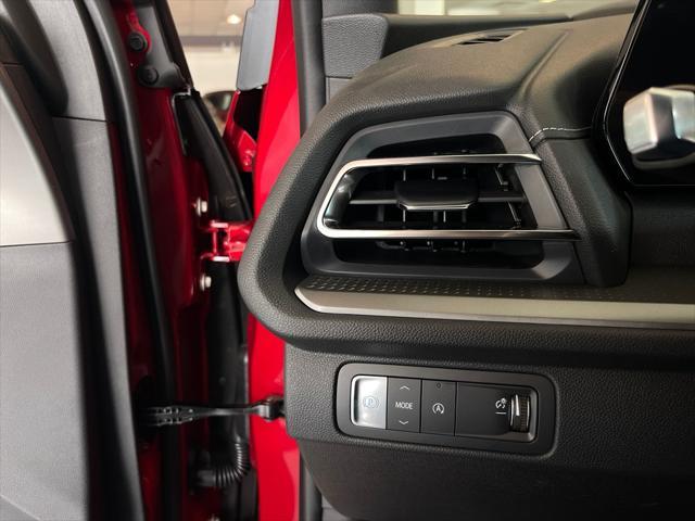 new 2025 Chevrolet Traverse car, priced at $44,975