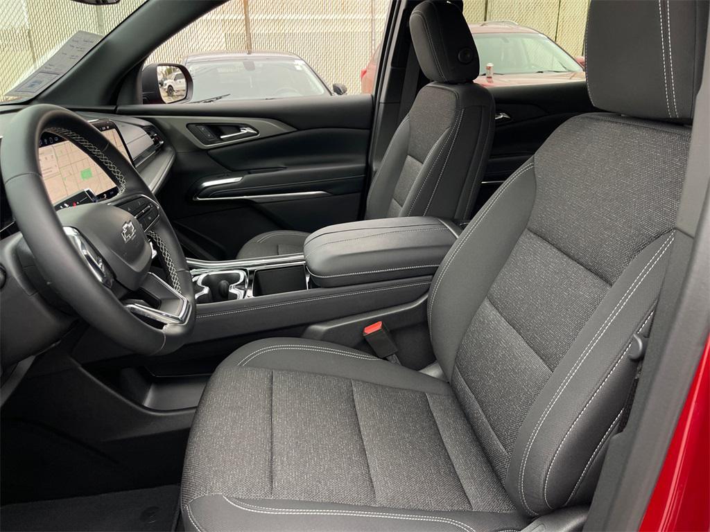 new 2025 Chevrolet Traverse car, priced at $43,500