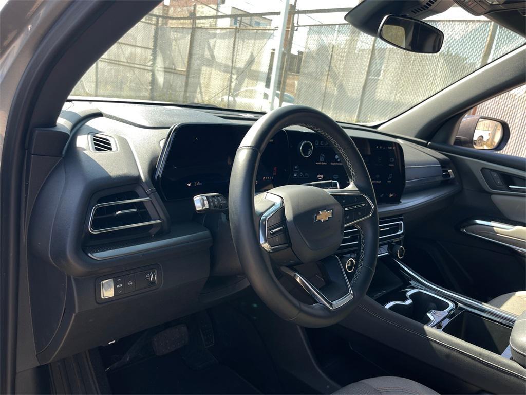 used 2025 Chevrolet Traverse car, priced at $35,000