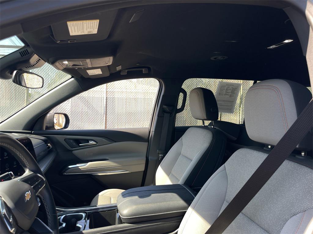 used 2025 Chevrolet Traverse car, priced at $35,000