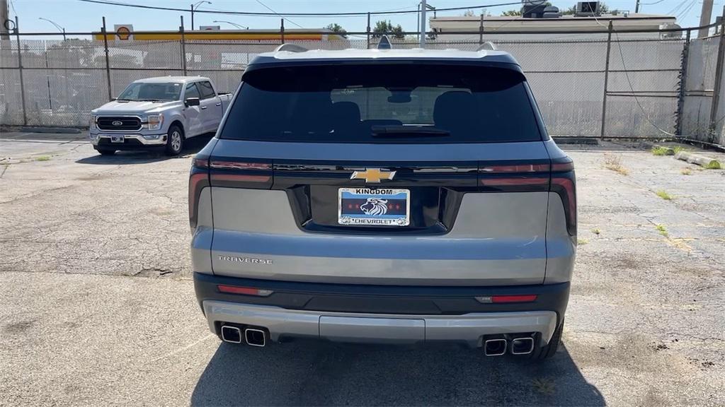 used 2025 Chevrolet Traverse car, priced at $35,000