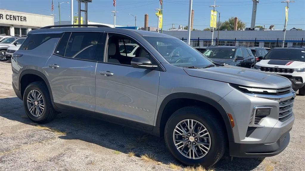 used 2025 Chevrolet Traverse car, priced at $35,000