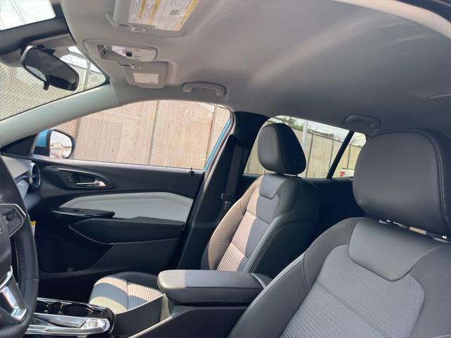 new 2025 Chevrolet Trax car, priced at $25,335
