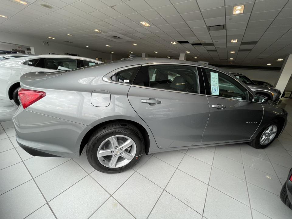 new 2025 Chevrolet Malibu car, priced at $25,000