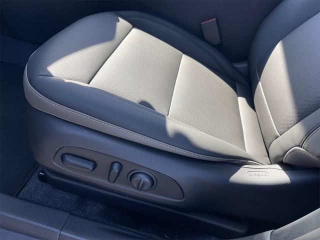 new 2025 Chevrolet Trax car, priced at $26,190