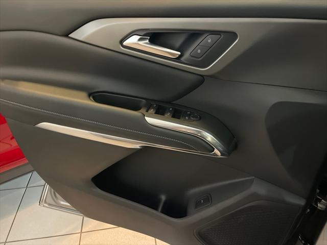 new 2025 Chevrolet Traverse car, priced at $42,945