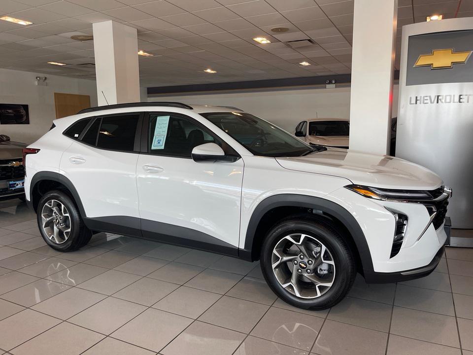 new 2025 Chevrolet Trax car, priced at $25,760