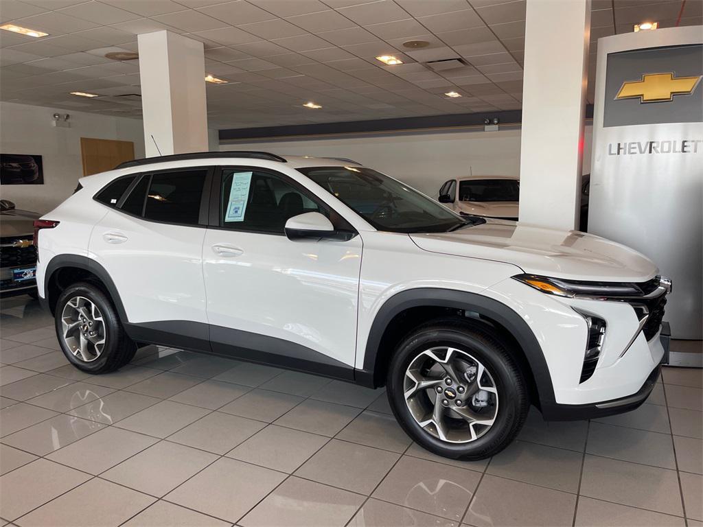 new 2025 Chevrolet Trax car, priced at $25,760