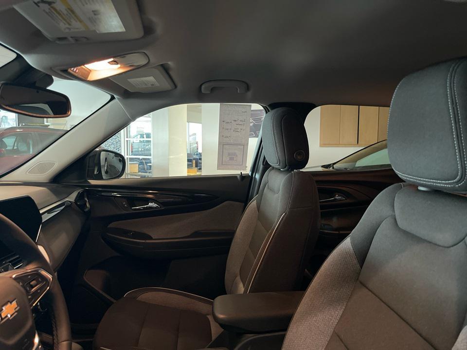 new 2025 Chevrolet TrailBlazer car, priced at $28,475