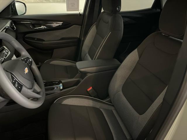new 2025 Chevrolet TrailBlazer car, priced at $25,285
