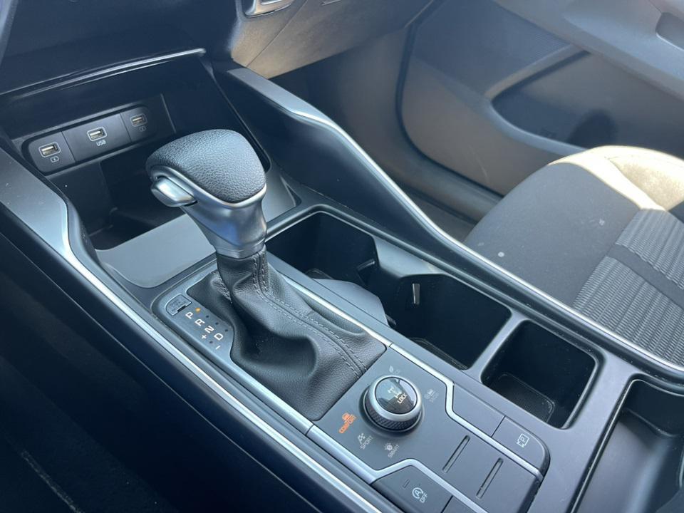 used 2023 Kia Sorento car, priced at $22,200