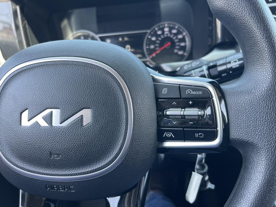 used 2023 Kia Sorento car, priced at $22,200