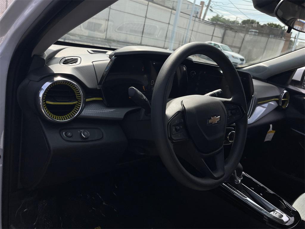 new 2025 Chevrolet Trax car, priced at $24,095