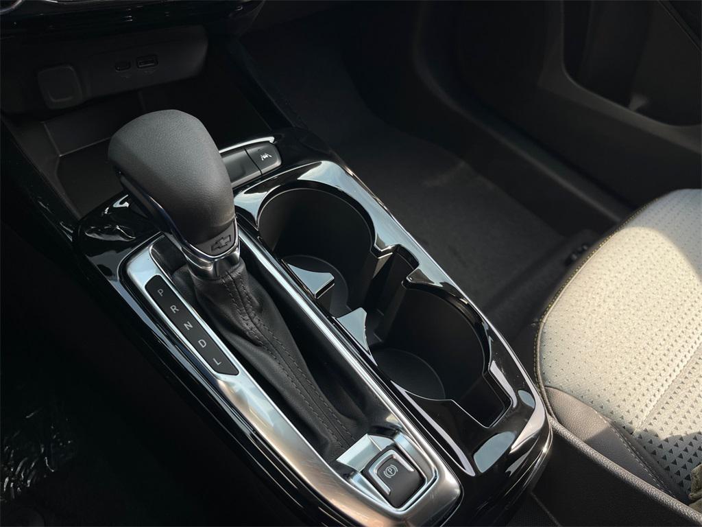 new 2025 Chevrolet Trax car, priced at $24,095