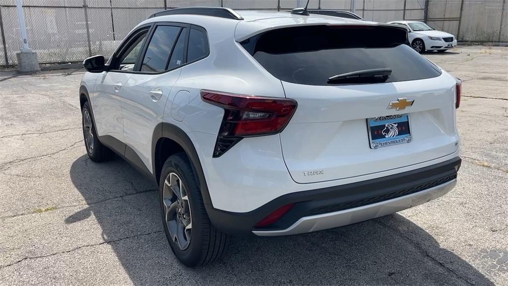 new 2025 Chevrolet Trax car, priced at $24,095