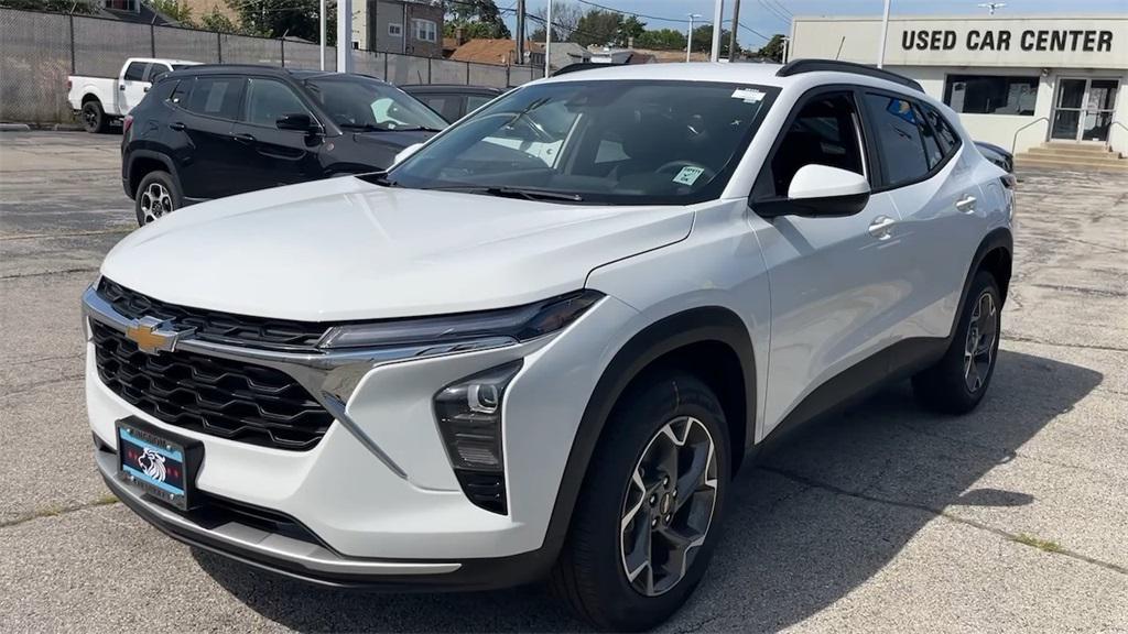 new 2025 Chevrolet Trax car, priced at $24,095