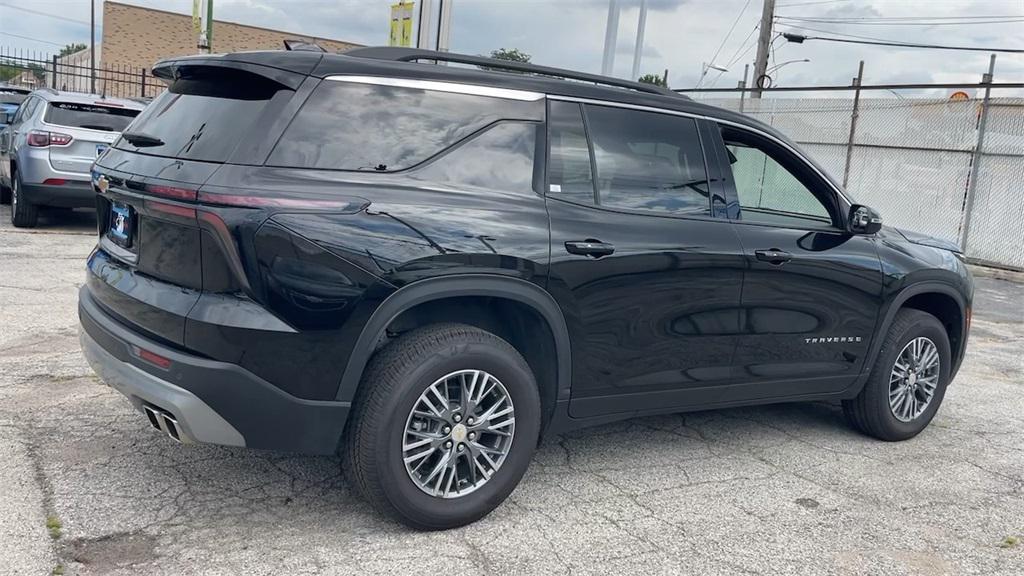 used 2025 Chevrolet Traverse car, priced at $34,254