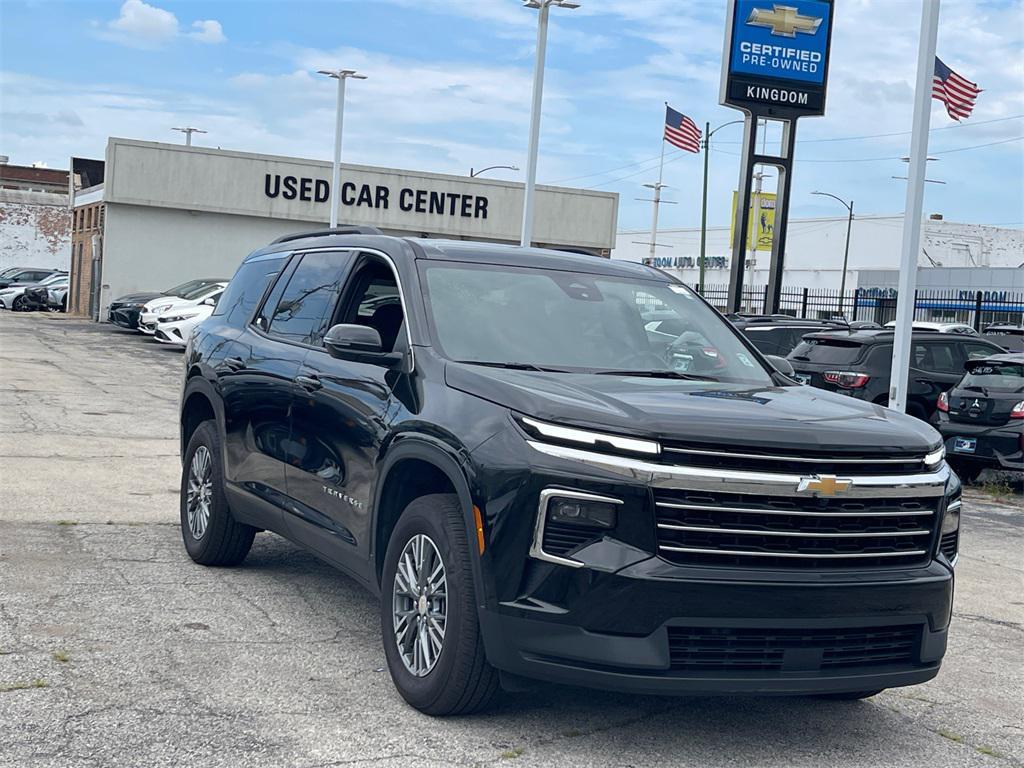 used 2025 Chevrolet Traverse car, priced at $34,254