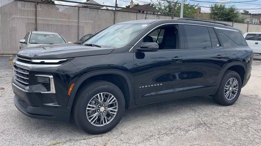 used 2025 Chevrolet Traverse car, priced at $34,254