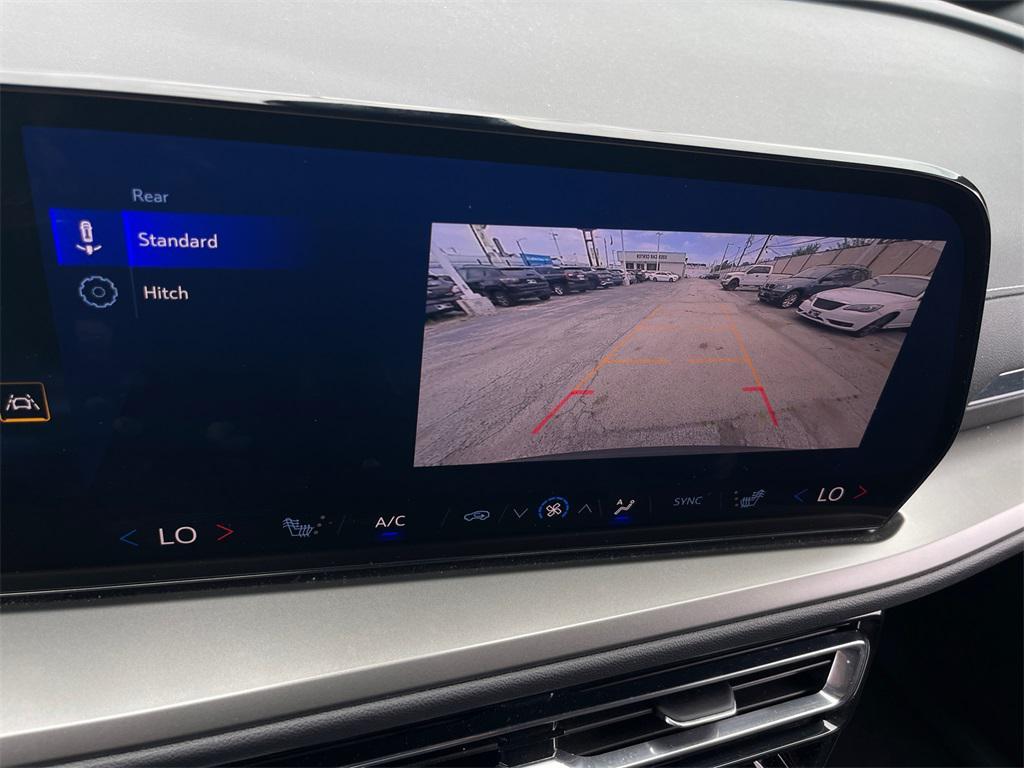 used 2025 Chevrolet Traverse car, priced at $34,254