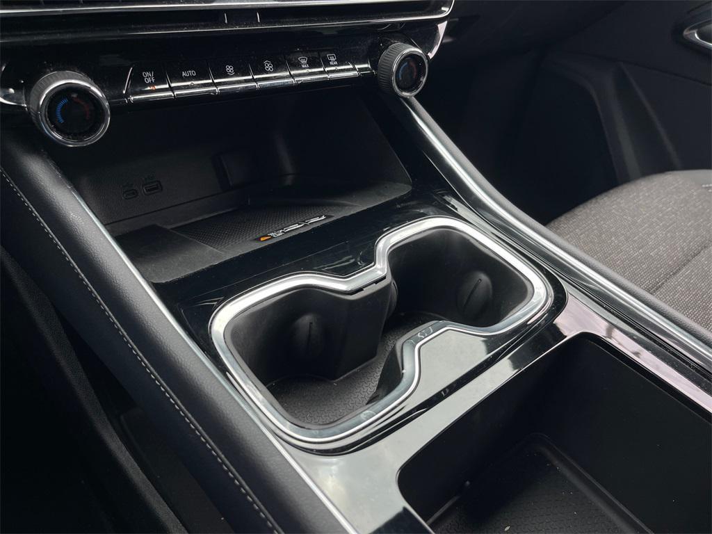 used 2025 Chevrolet Traverse car, priced at $34,254