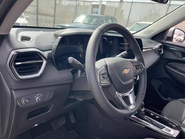 new 2025 Chevrolet TrailBlazer car, priced at $28,475