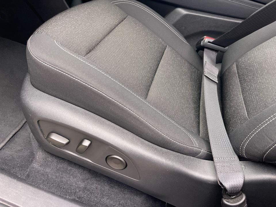 used 2025 Chevrolet Traverse car, priced at $38,500