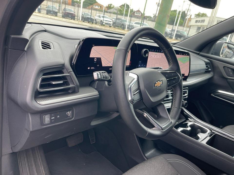 used 2025 Chevrolet Traverse car, priced at $38,500