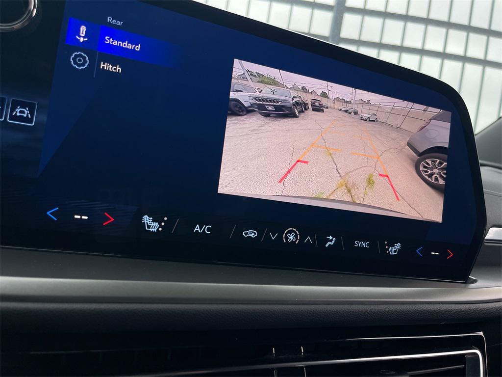 used 2025 Chevrolet Traverse car, priced at $35,900