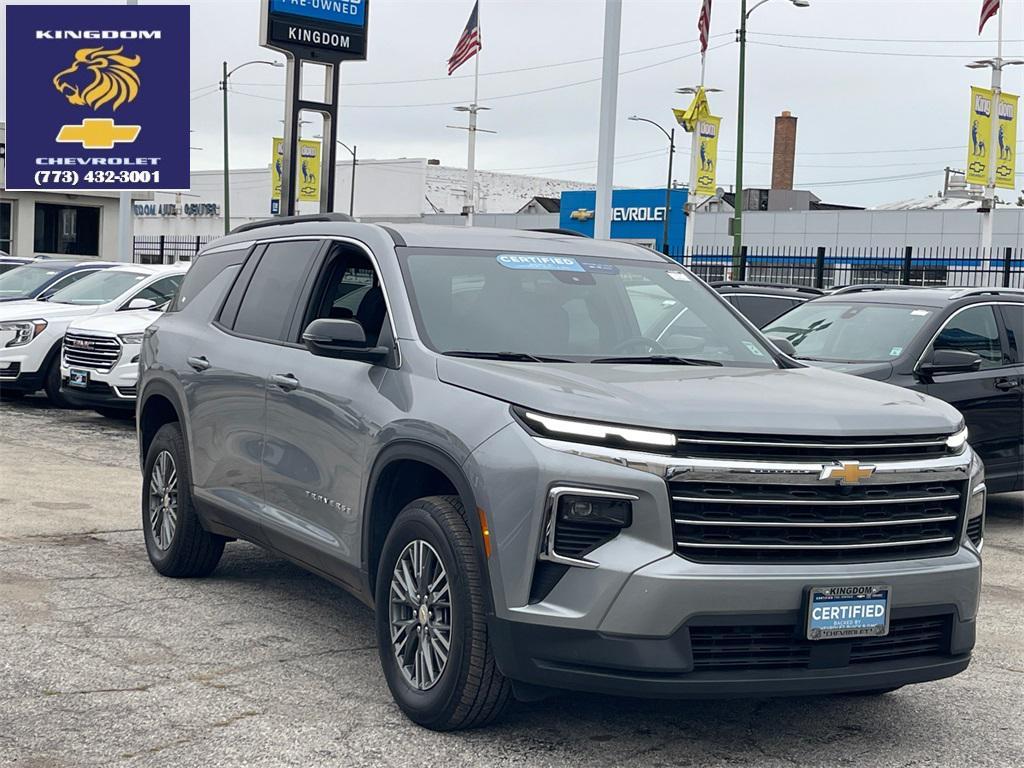 used 2025 Chevrolet Traverse car, priced at $35,900