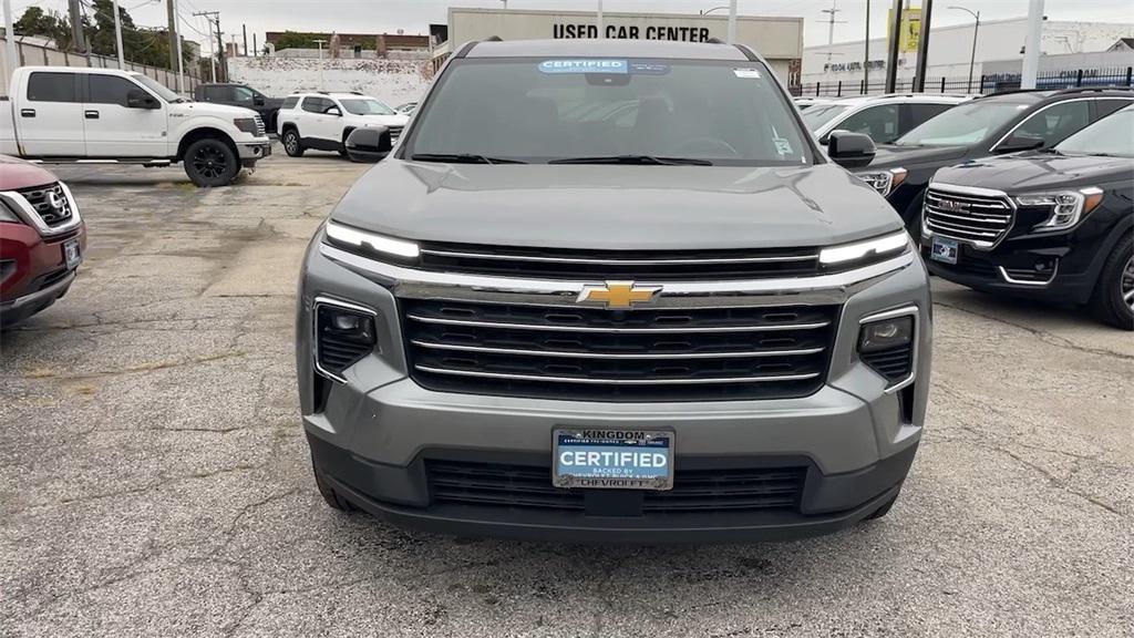 used 2025 Chevrolet Traverse car, priced at $35,900