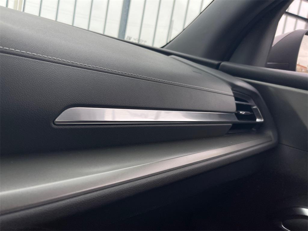 used 2025 Chevrolet Traverse car, priced at $35,900