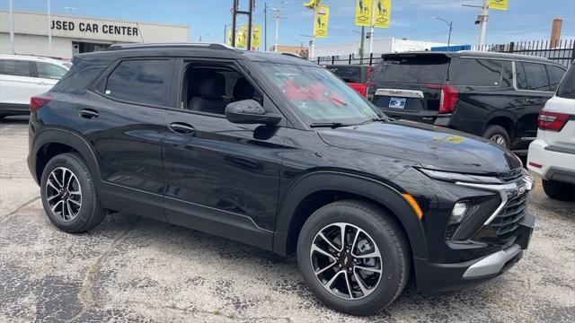 new 2025 Chevrolet TrailBlazer car, priced at $28,475