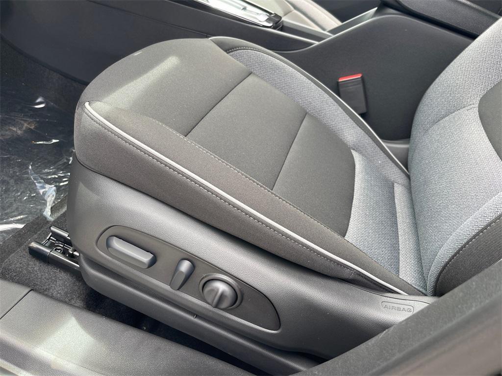 new 2025 Chevrolet TrailBlazer car, priced at $28,475