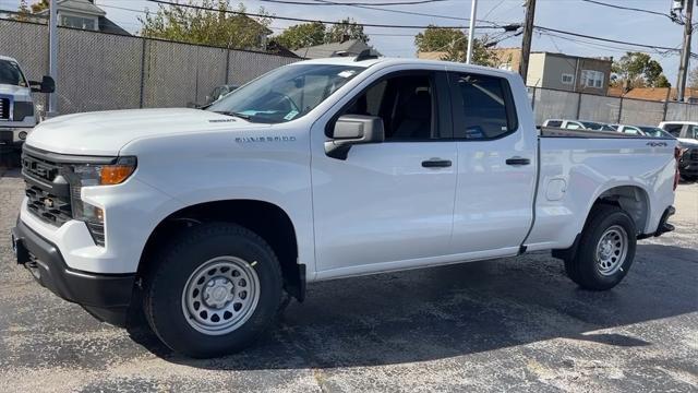 new 2025 Chevrolet Silverado 1500 car, priced at $43,395