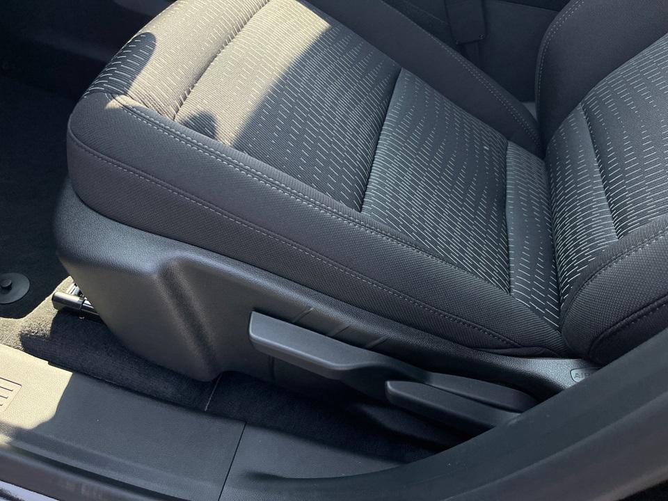 new 2026 Chevrolet Equinox car, priced at $29,995