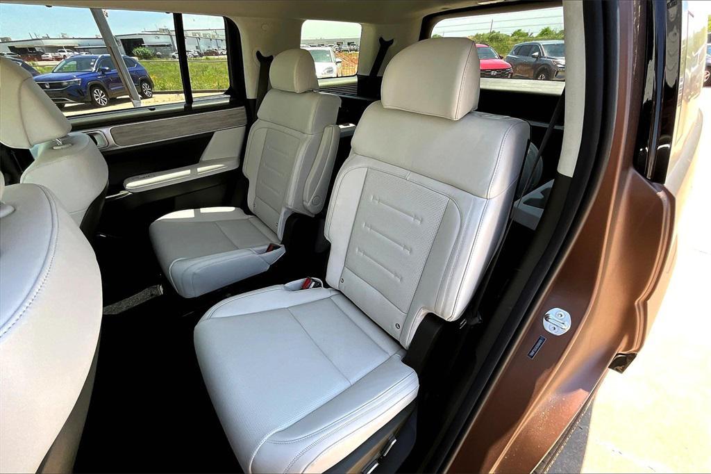 new 2025 Hyundai SANTA FE HEV car, priced at $48,419