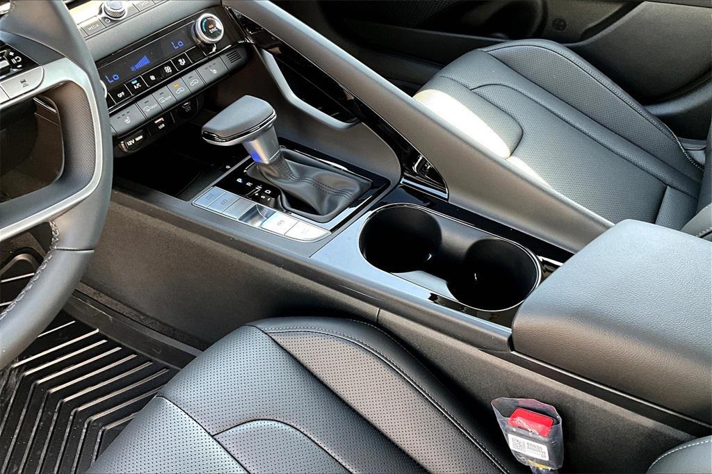 new 2025 Hyundai Elantra car, priced at $26,810