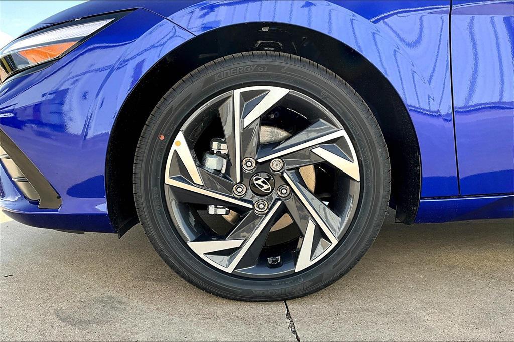 new 2025 Hyundai Elantra car, priced at $26,810