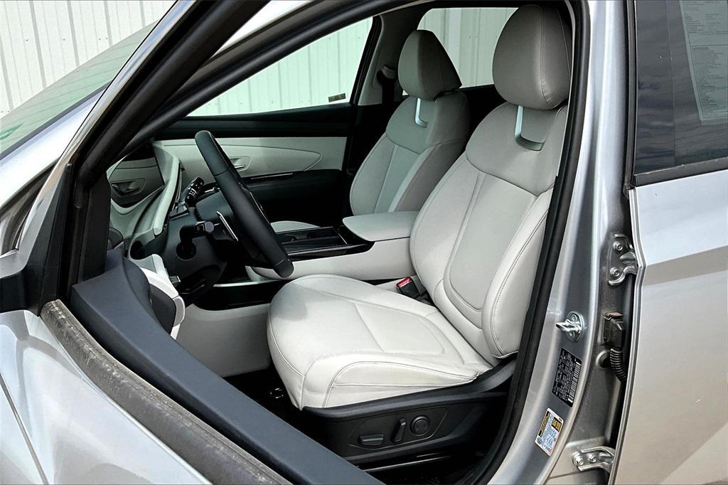 new 2025 Hyundai TUCSON Hybrid car, priced at $39,348