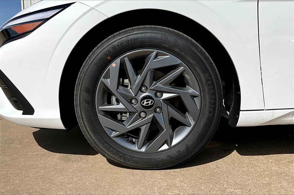 new 2025 Hyundai ELANTRA HEV car, priced at $23,221