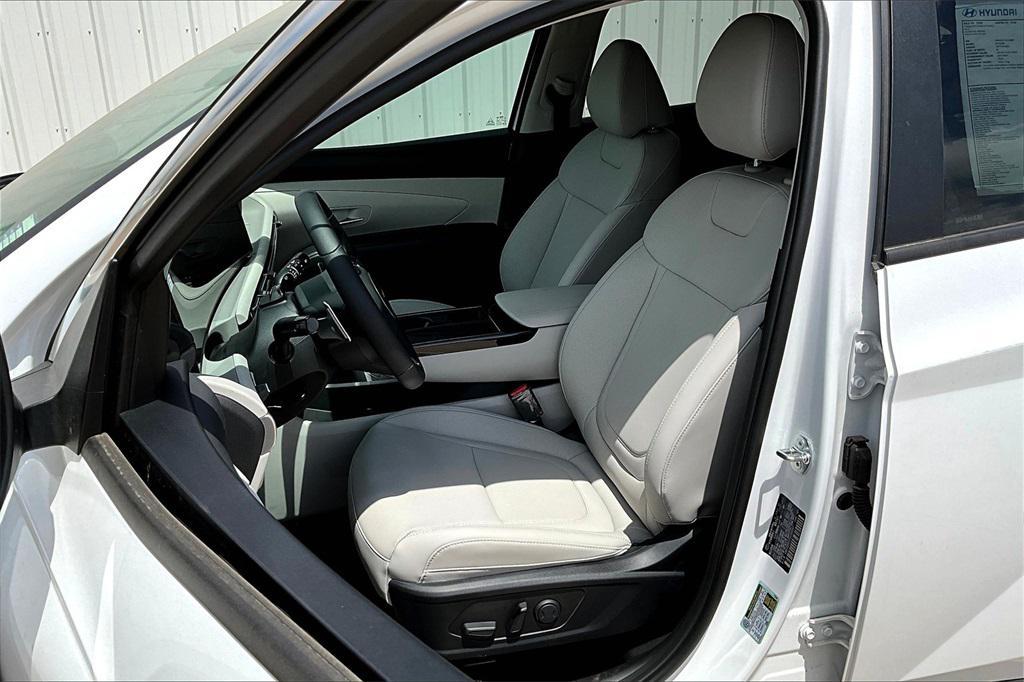 new 2025 Hyundai TUCSON Hybrid car, priced at $35,450