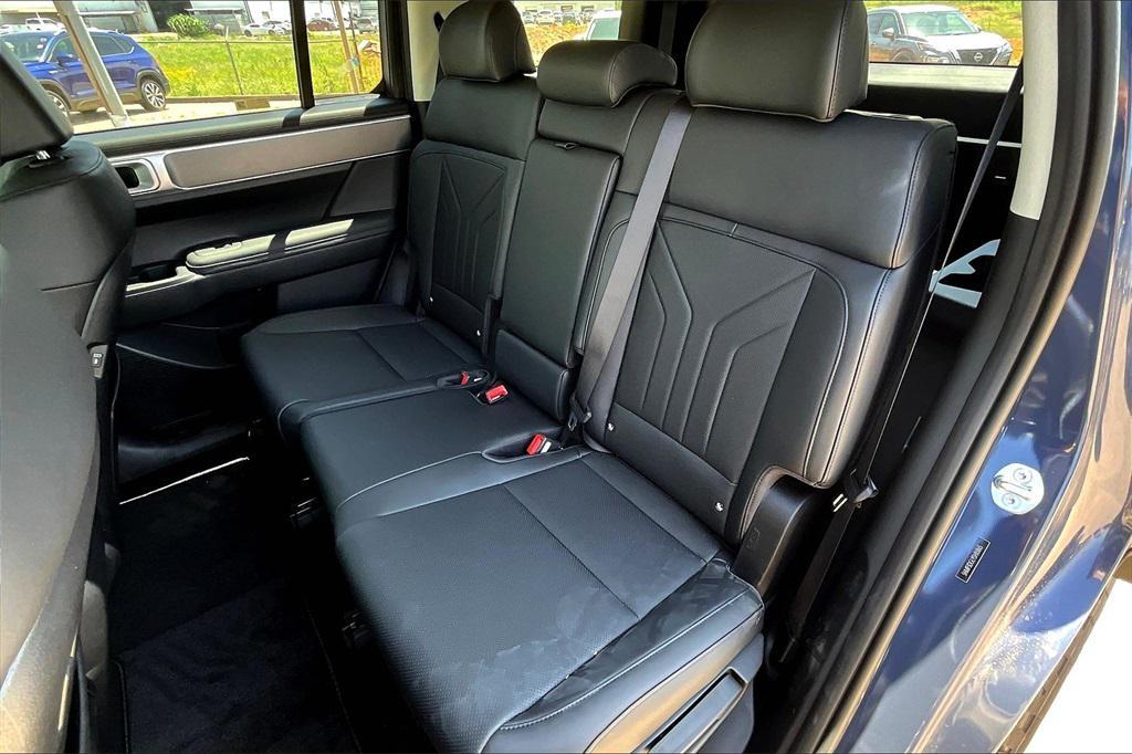 new 2025 Hyundai Santa Fe car, priced at $37,257